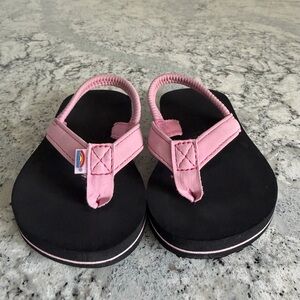 LIKE NEW Rainbow Sandals Kid's Grombow's Soft Top Rubber w/Neoprene Narrow Strap